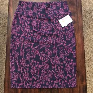 Size Large LuLaRoe Cassie NWT